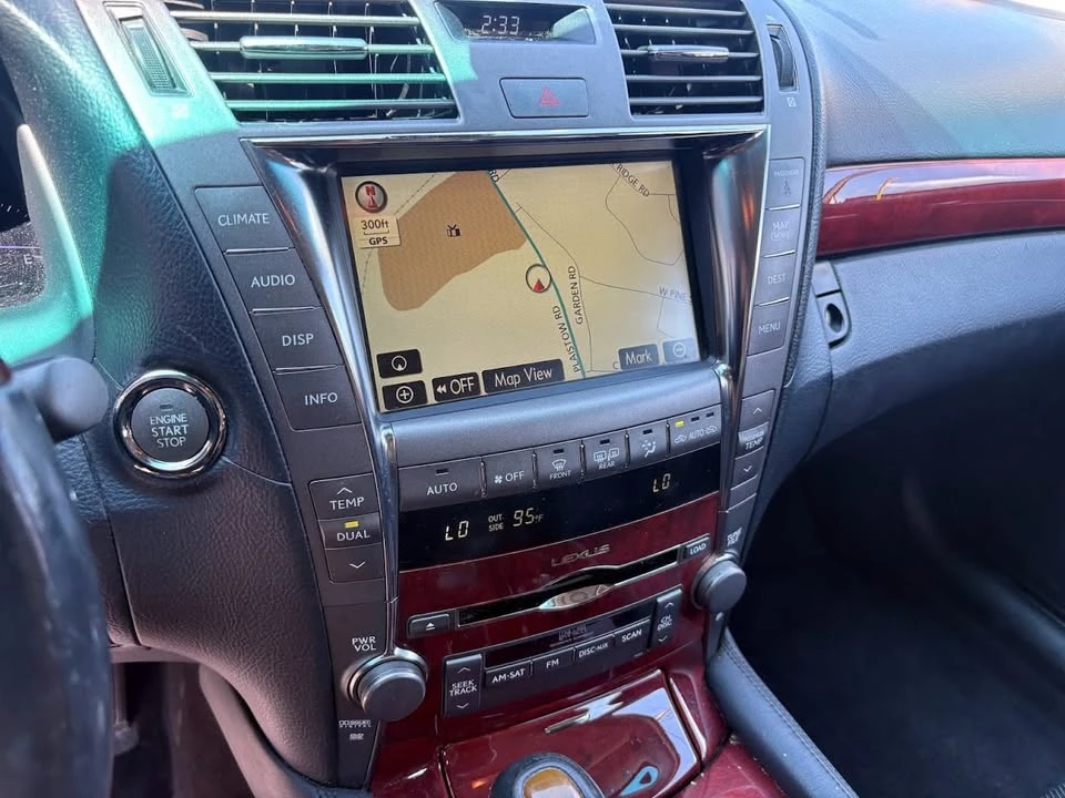 2008 Lexus LS 4th Gen - Image 8 of 17
