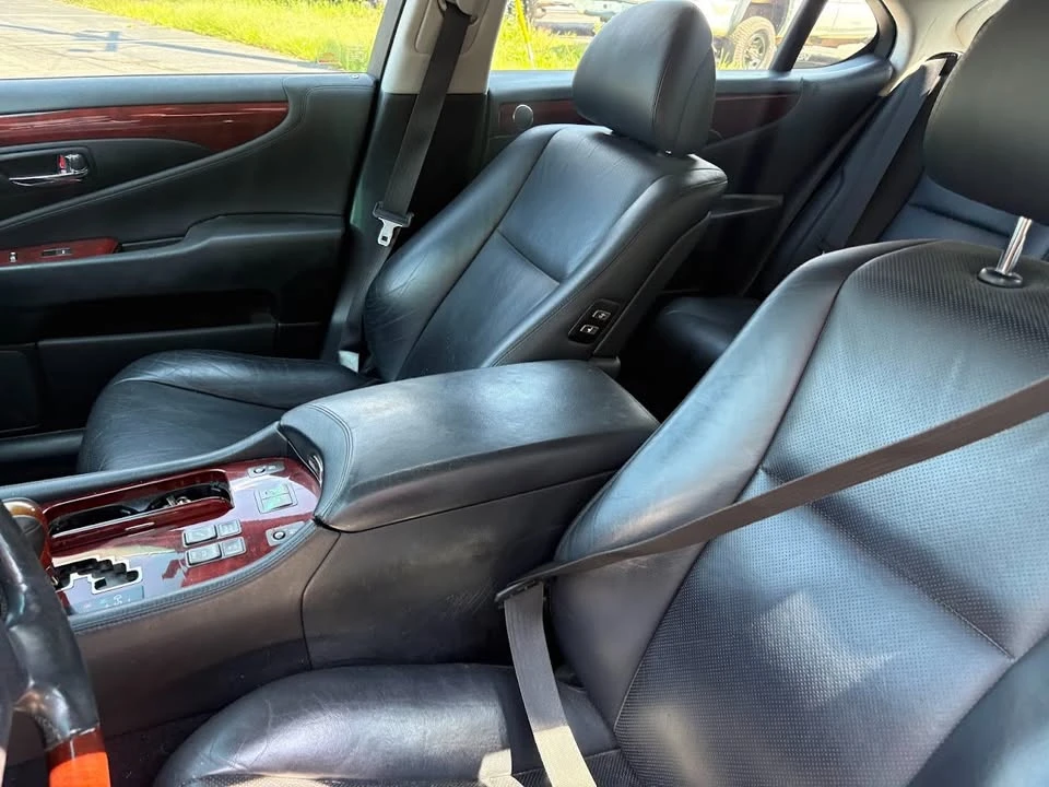 2008 Lexus LS 4th Gen - Image 14 of 17