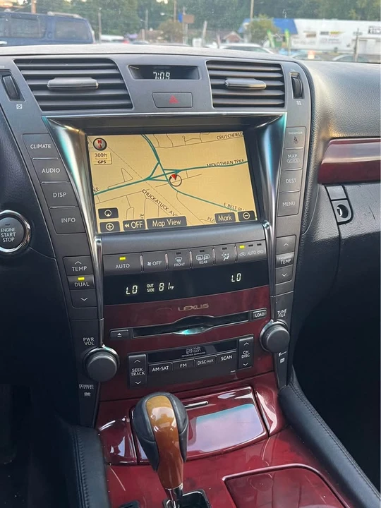 2008 Lexus LS 4th Gen - Image 10 of 13
