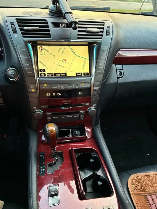 2008 Lexus LS 4th Gen - Image 11 of 14