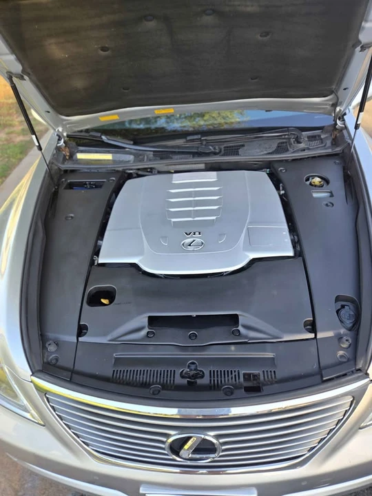 2008 Lexus LS 4th Gen - Image 11 of 13