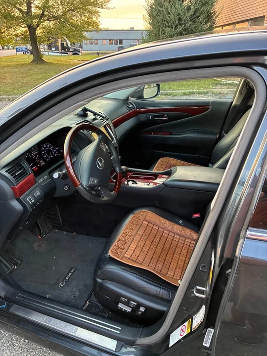 2008 Lexus LS 4th Gen - Image 5 of 14