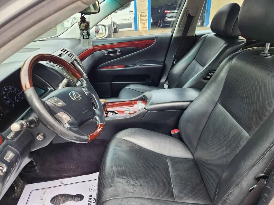 2008 Lexus LS 4th Gen - Image 11 of 15
