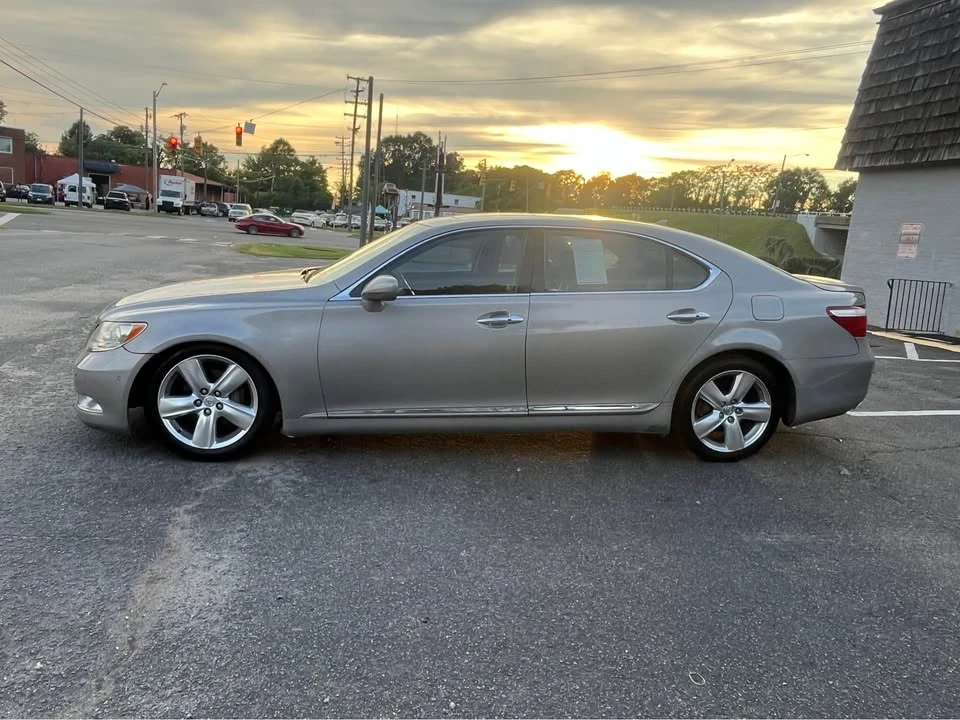 2008 Lexus LS 4th Gen - Image 5 of 13