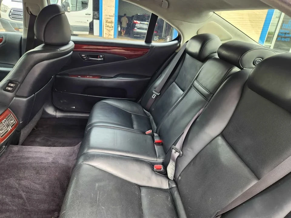 2008 Lexus LS 4th Gen - Image 9 of 15