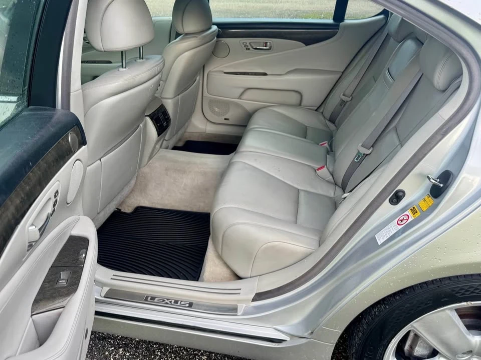 2008 Lexus LS 4th Gen - Image 10 of 19