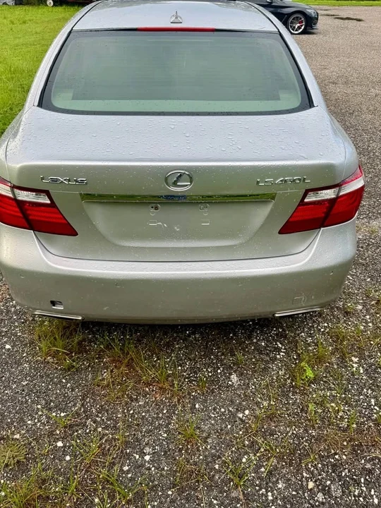 2008 Lexus LS 4th Gen - Image 6 of 19