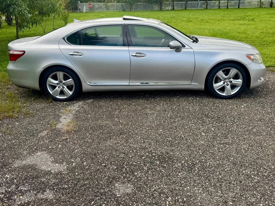2008 Lexus LS 4th Gen - Image 5 of 19