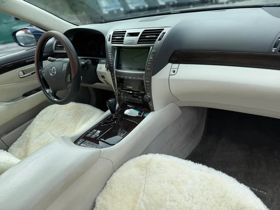 2008 Lexus LS 4th Gen - Image 10 of 15