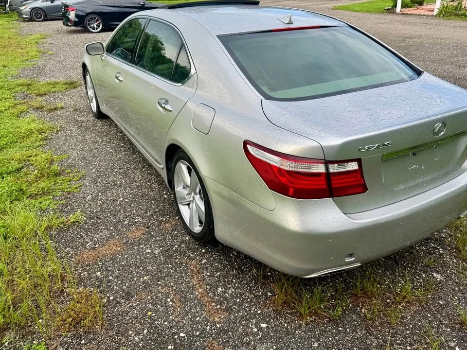 2008 Lexus LS 4th Gen - Image 8 of 19