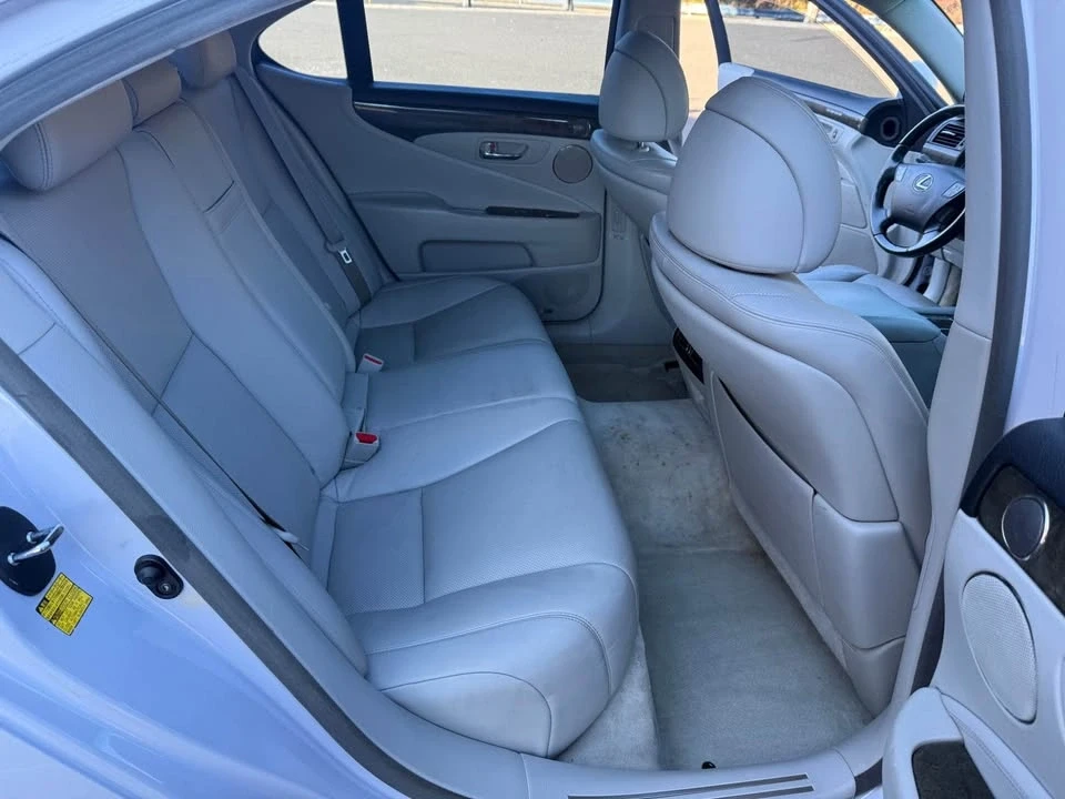 2008 Lexus LS 4th Gen - Image 13 of 17