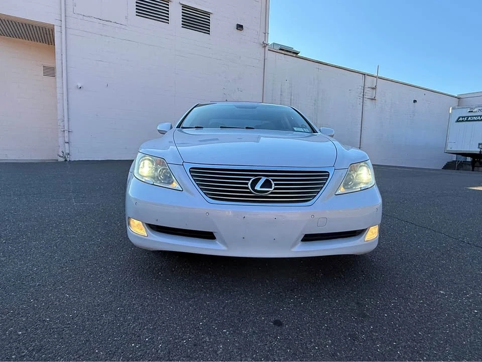2008 Lexus LS 4th Gen - Image 9 of 17