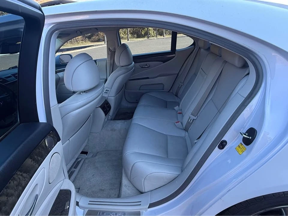 2008 Lexus LS 4th Gen - Image 11 of 17