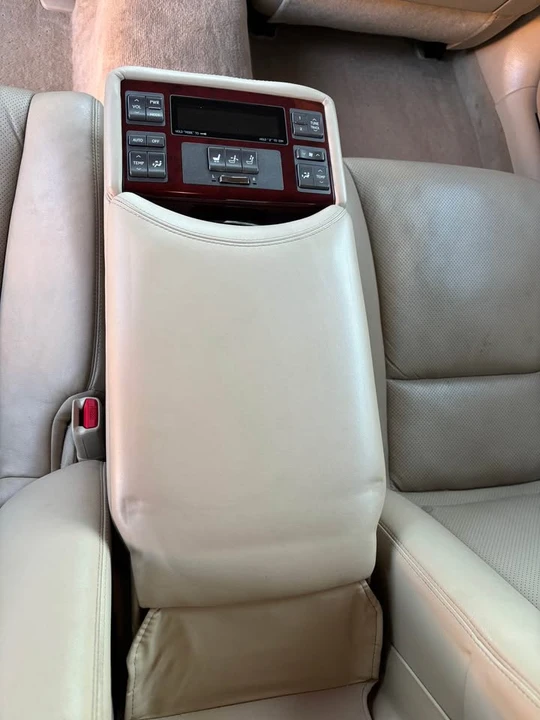 2008 Lexus LS 4th Gen - Image 12 of 13