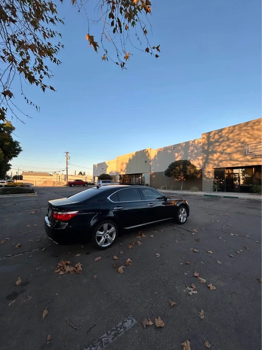 2008 Lexus LS 4th Gen - Image 5 of 9