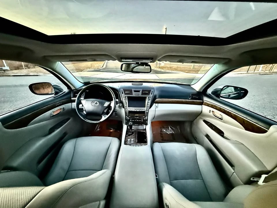 2008 Lexus LS 4th Gen - Image 18 of 19