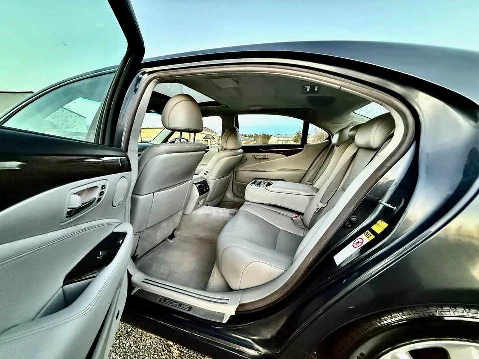 2008 Lexus LS 4th Gen - Image 15 of 19