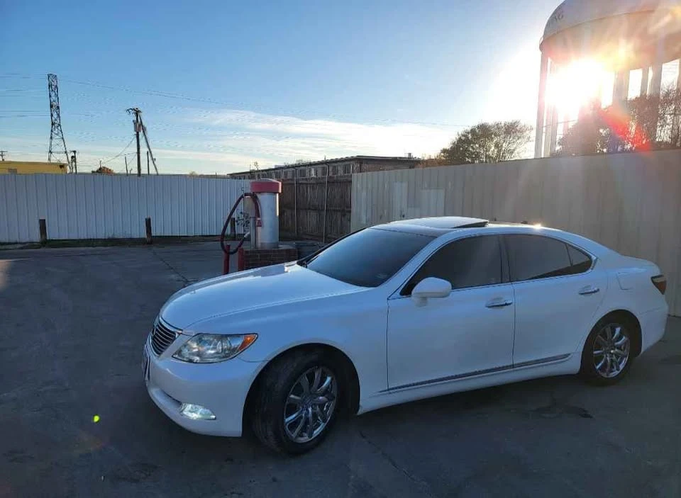 2008 Lexus LS 4th Gen - Image 2 of 11