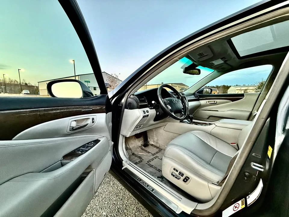 2008 Lexus LS 4th Gen - Image 10 of 19