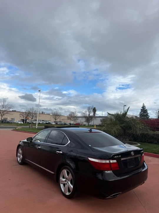 2008 Lexus LS 4th Gen - Image 3 of 10