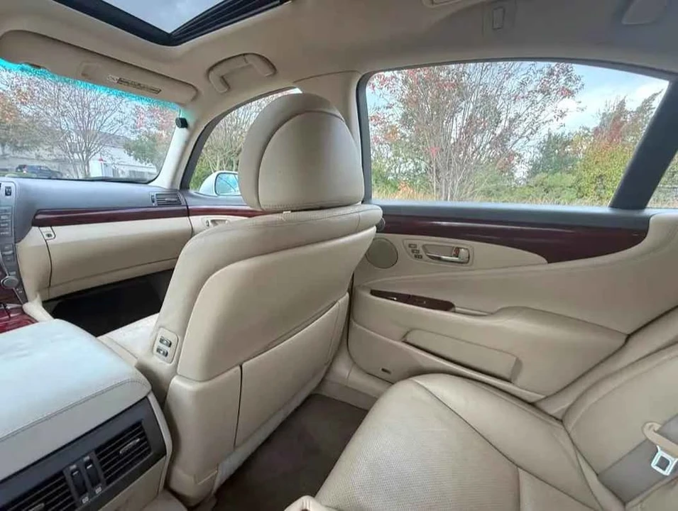 2008 Lexus LS 4th Gen - Image 9 of 11