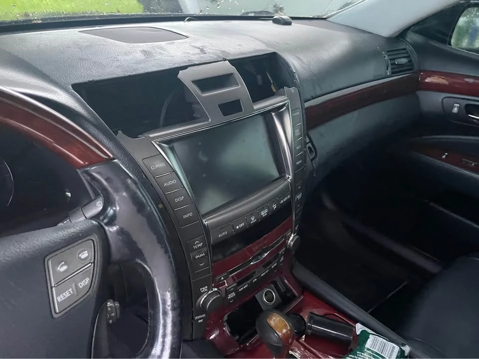 2008 Lexus LS 4th Gen - Image 7 of 8