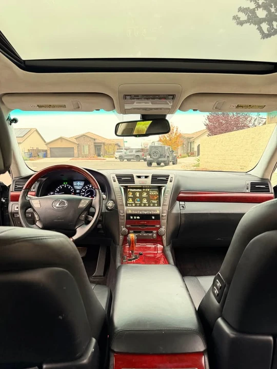 2008 Lexus LS 4th Gen - Image 13 of 15