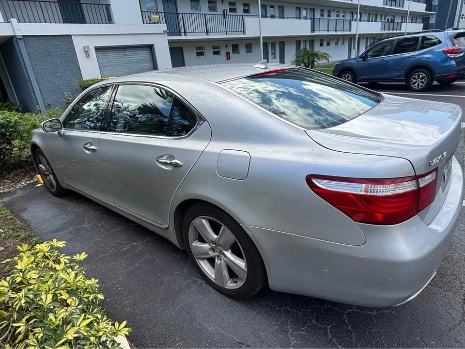2008 Lexus LS 4th Gen - Image 6 of 10