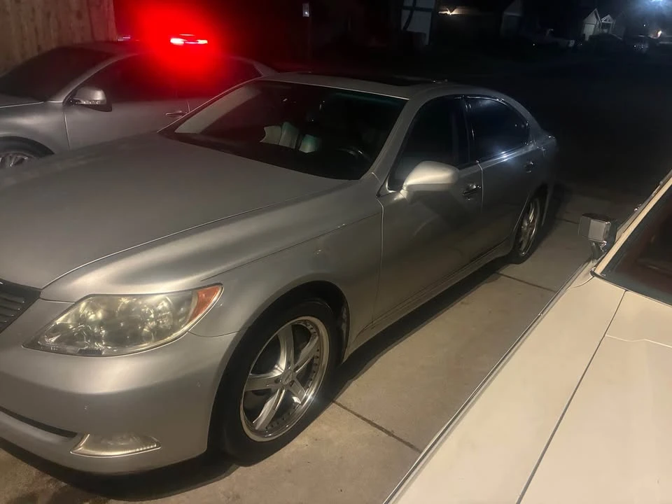 2008 Lexus LS 4th Gen - Image 14 of 15