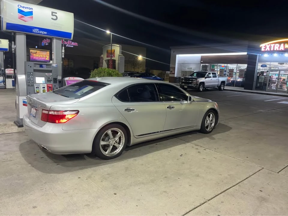 2008 Lexus LS 4th Gen - Image 4 of 15