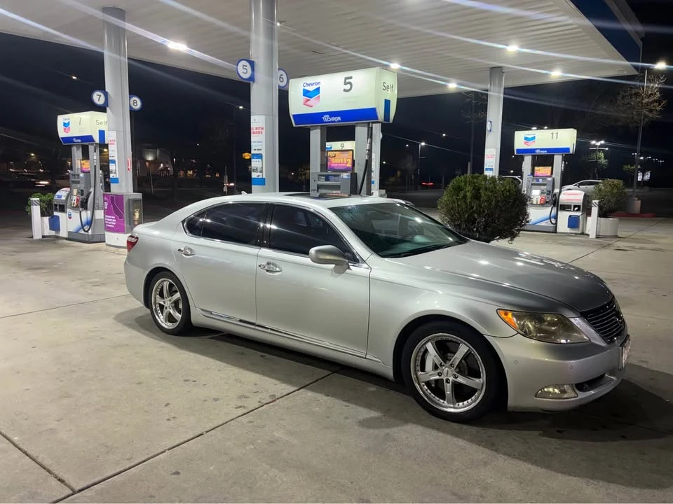 2008 Lexus LS 4th Gen - Image 7 of 15