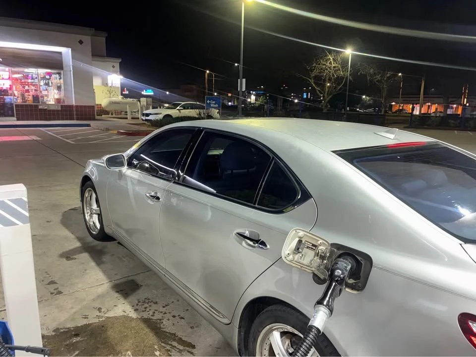 2008 Lexus LS 4th Gen - Image 5 of 15
