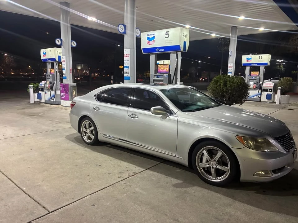 2008 Lexus LS 4th Gen - Image 8 of 15