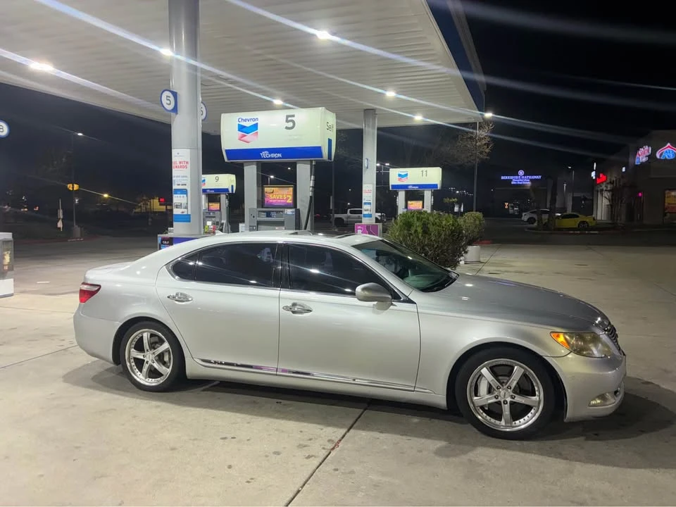2008 Lexus LS 4th Gen - Image 2 of 15