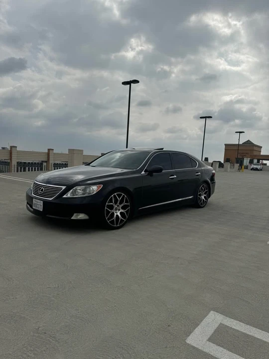 2008 Lexus LS 4th Gen - Image 3 of 12