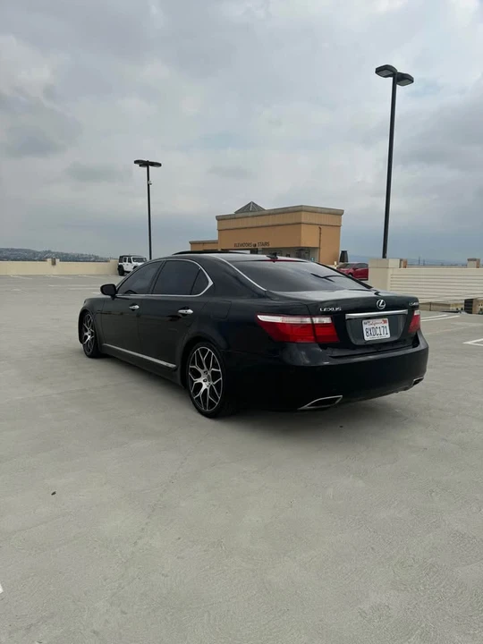 2008 Lexus LS 4th Gen - Image 5 of 12