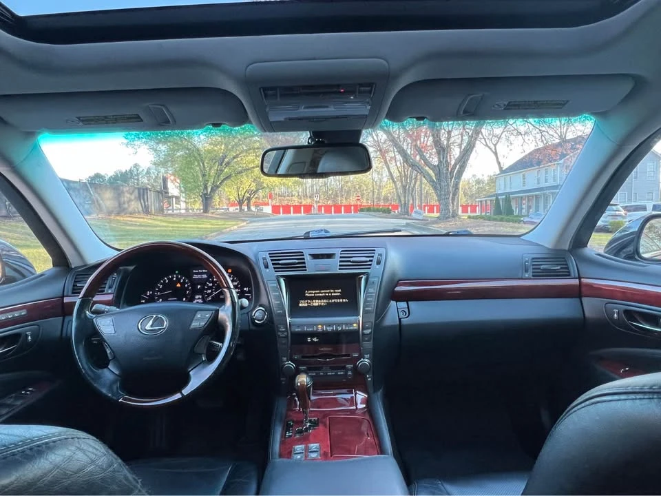 2008 Lexus LS 4th Gen - Image 17 of 20