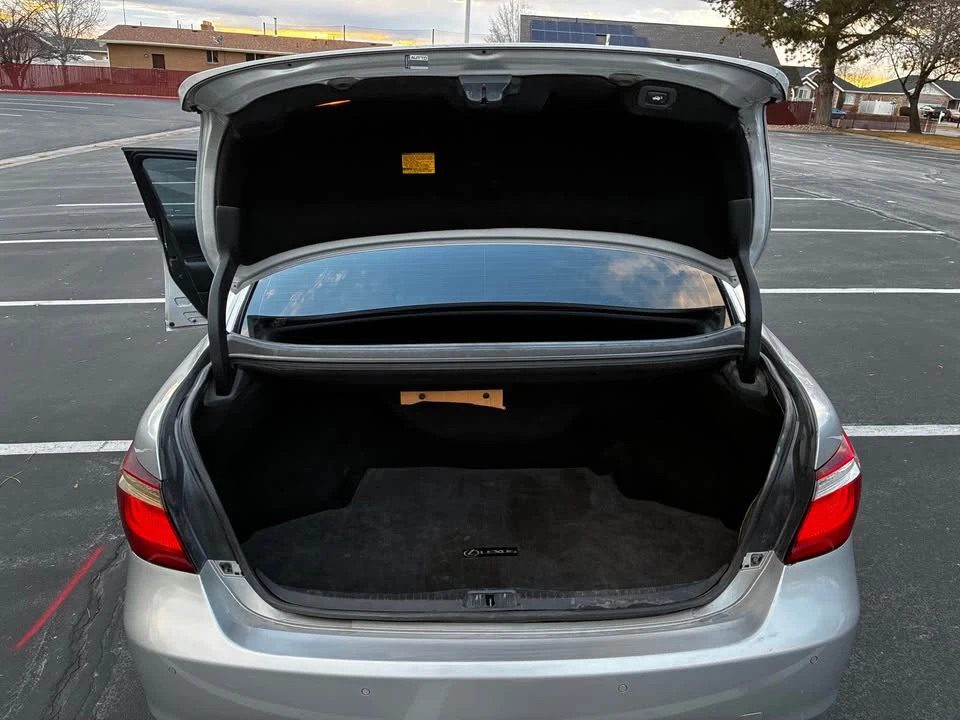 2008 Lexus LS 4th Gen - Image 5 of 10