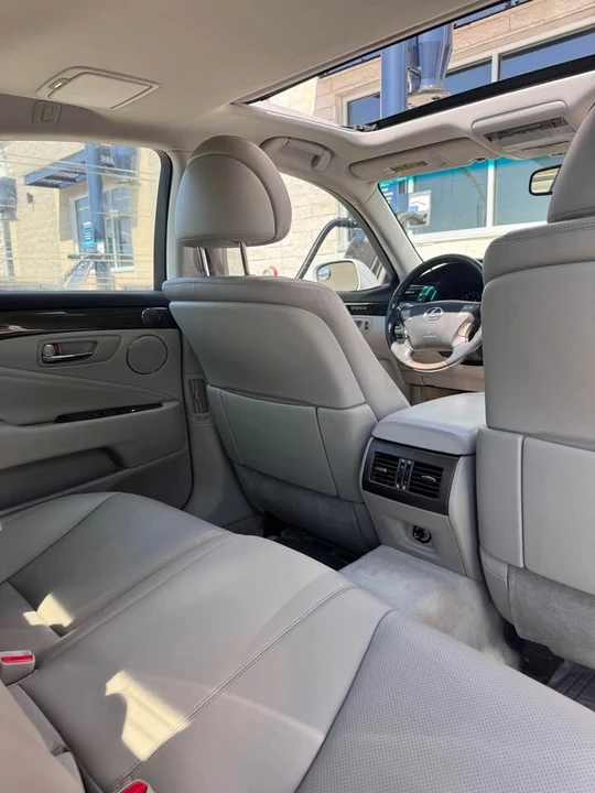 2008 Lexus LS 4th Gen - Image 3 of 5