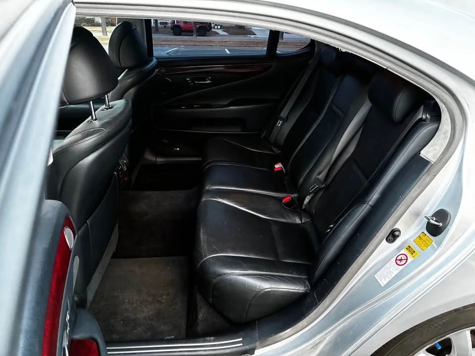 2008 Lexus LS 4th Gen - Image 9 of 10