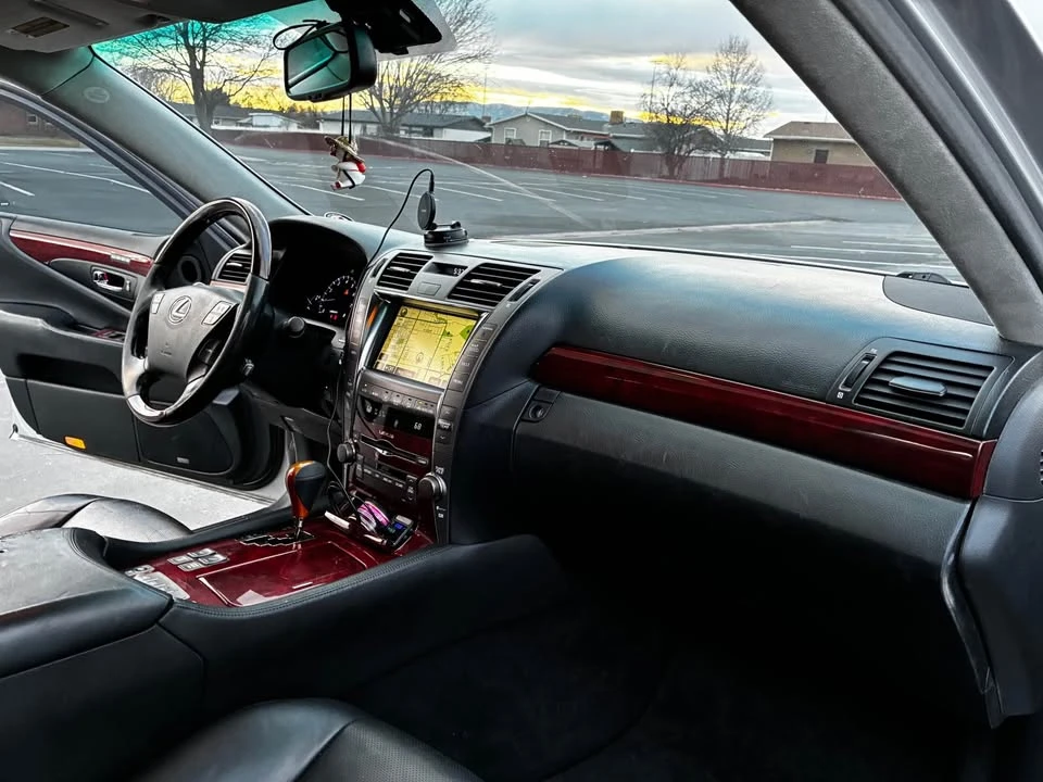 2008 Lexus LS 4th Gen - Image 8 of 10