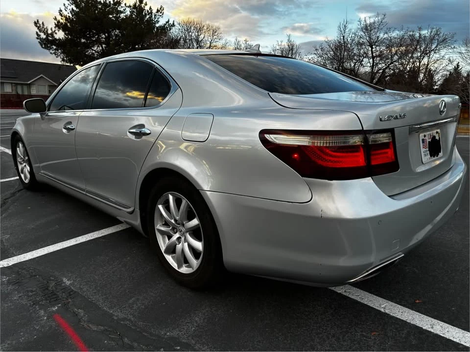 2008 Lexus LS 4th Gen - Image 4 of 10