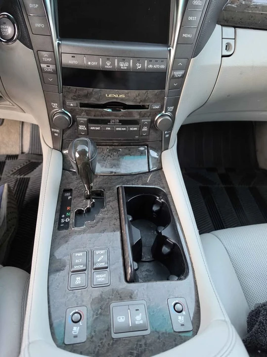 2008 Lexus LS 4th Gen - Image 12 of 20