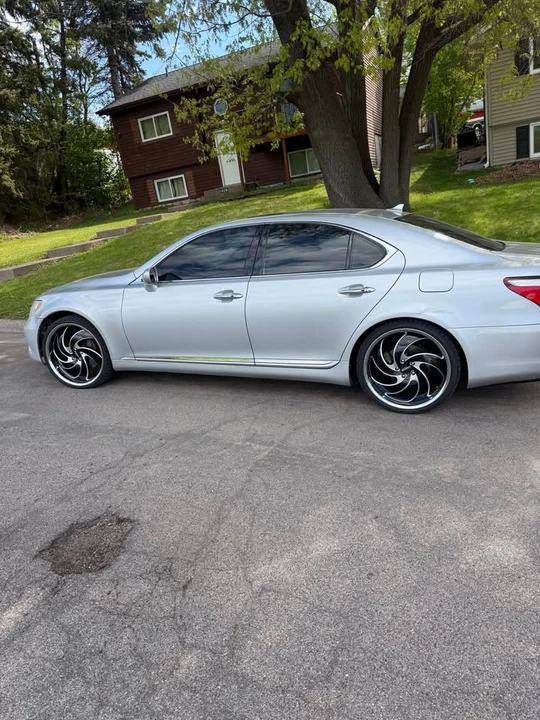 2008 Lexus LS 4th Gen - Image 4 of 6