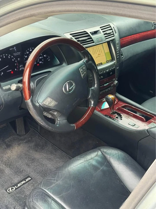 2008 Lexus LS 4th Gen - Image 3 of 8
