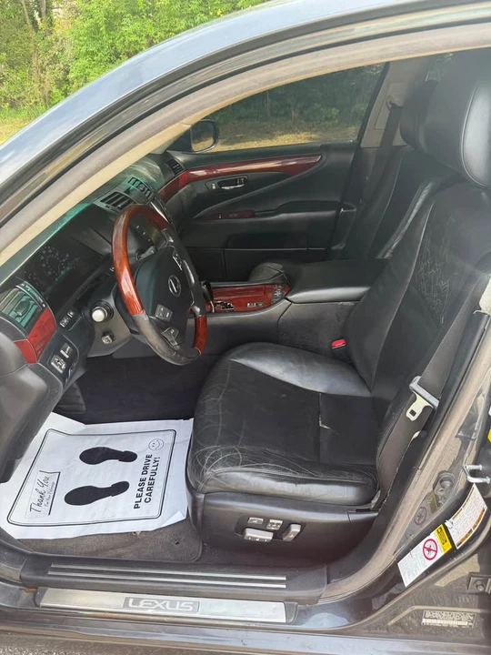 2008 Lexus LS 4th Gen - Image 9 of 12