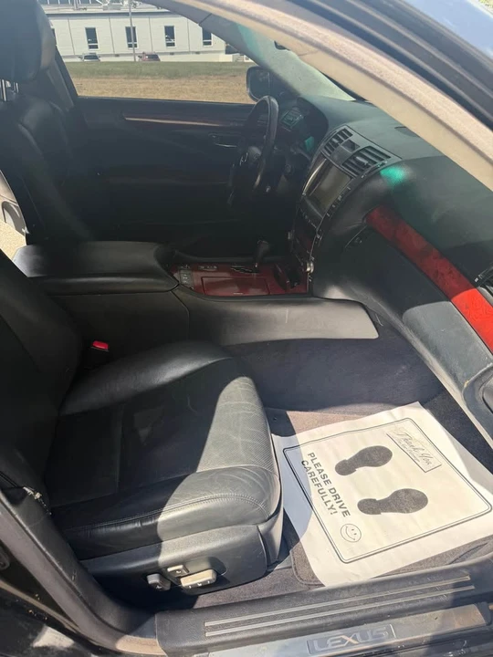 2008 Lexus LS 4th Gen - Image 11 of 12