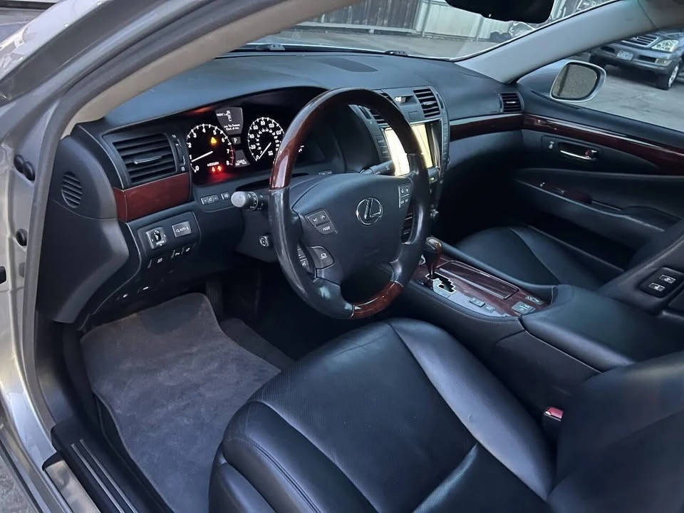2008 Lexus LS 4th Gen - Image 9 of 16