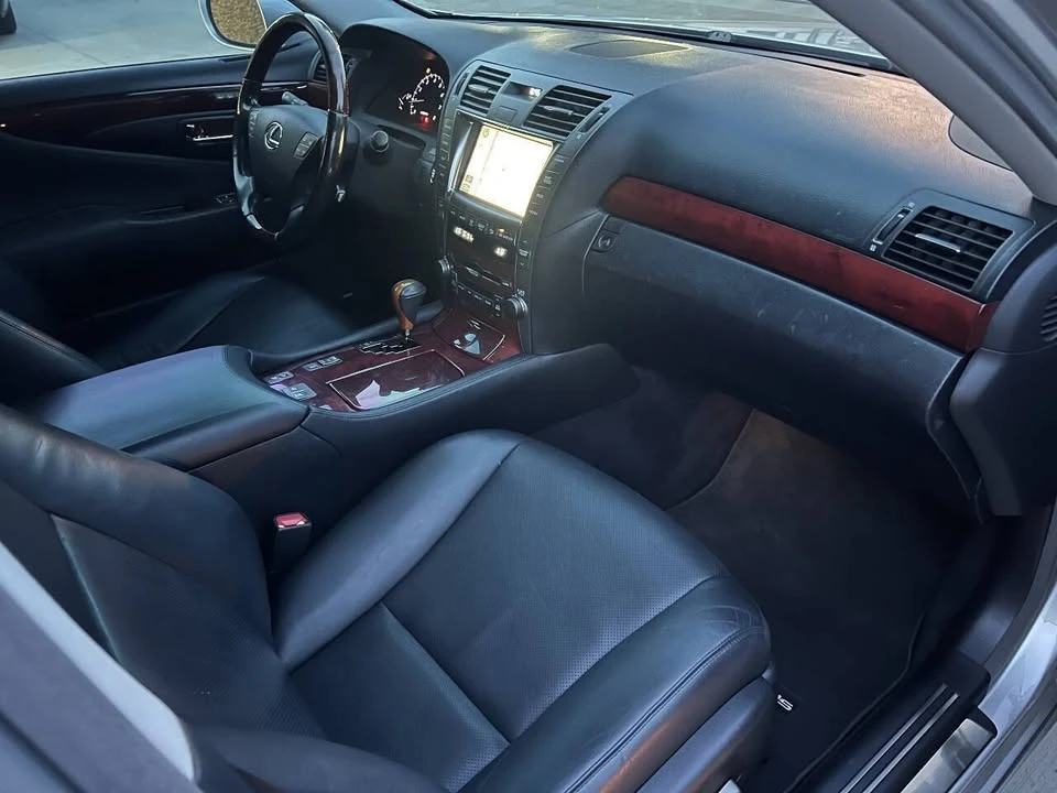 2008 Lexus LS 4th Gen - Image 10 of 16