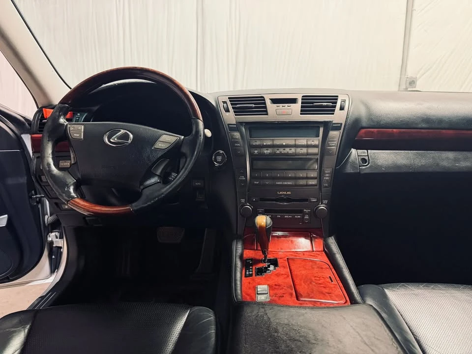 2008 Lexus LS 4th Gen - Image 14 of 19